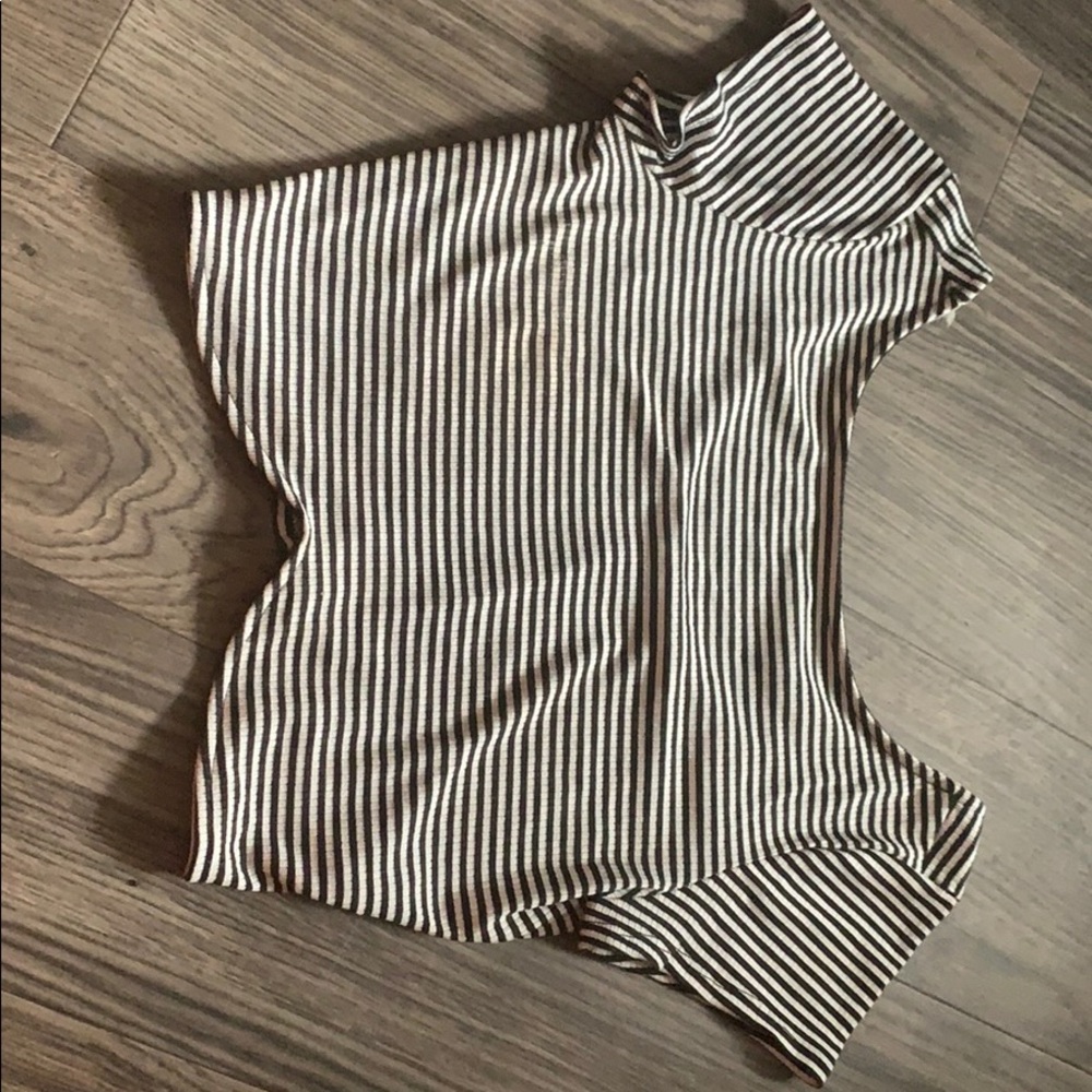(2/10 mix and match) Crop Top